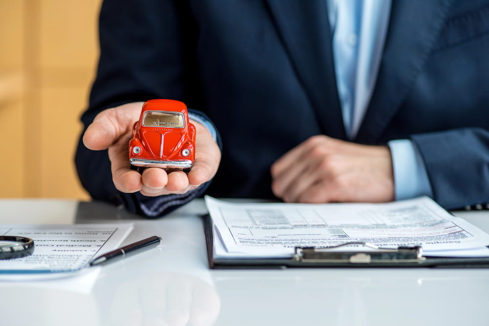 The Difference Between Vehicle Title and Registration